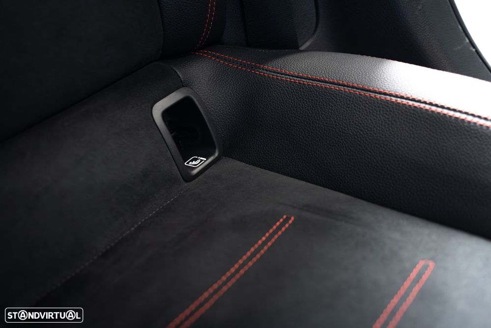 Mercedes-Benz CLA 250 e Shooting Brake AMG Line - 18