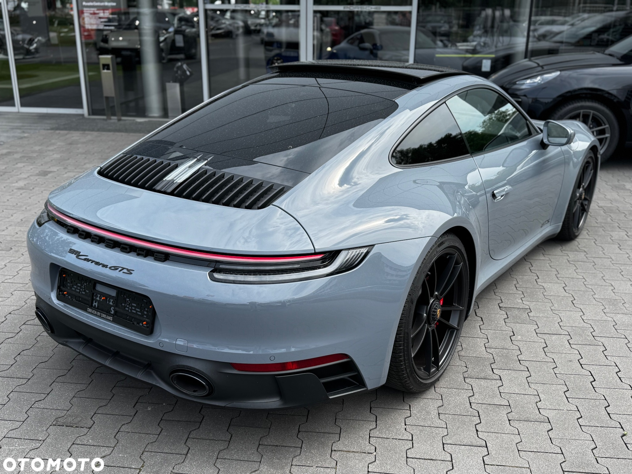 Porsche 911 Carrera GTS - 10