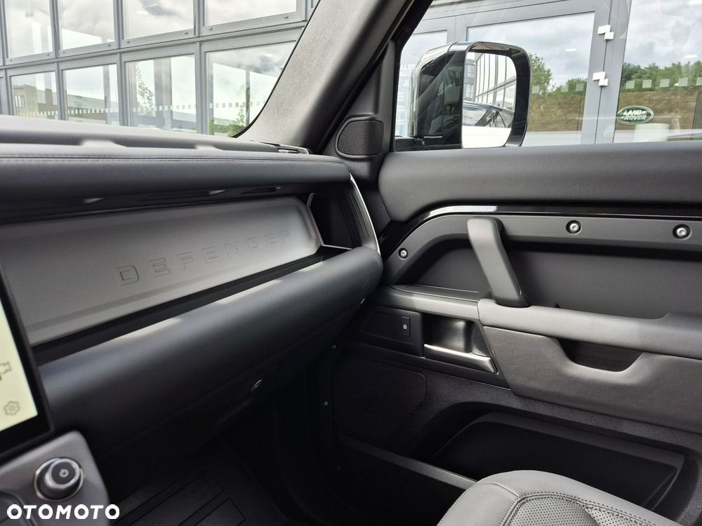 Land Rover Defender 110 D200 S - 37