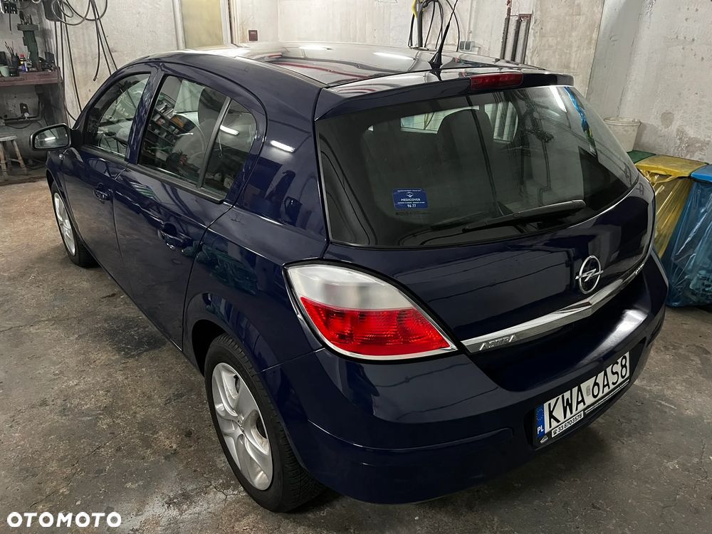 Opel Astra 1.3 CDTI Cosmo - 3