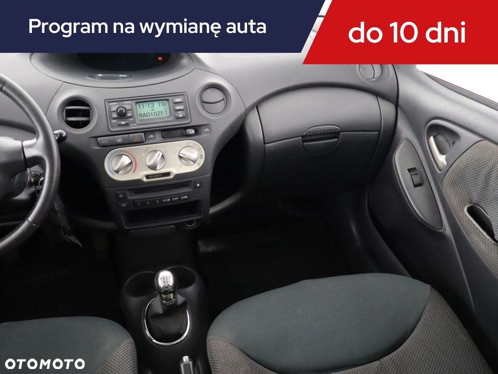 Toyota Yaris - 10