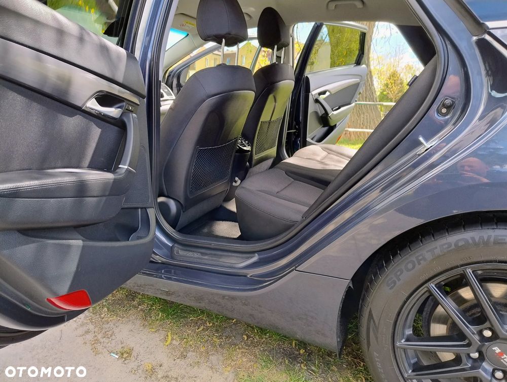 Hyundai i40 Kombi blue 1.7 CRDi DCT Style - 13