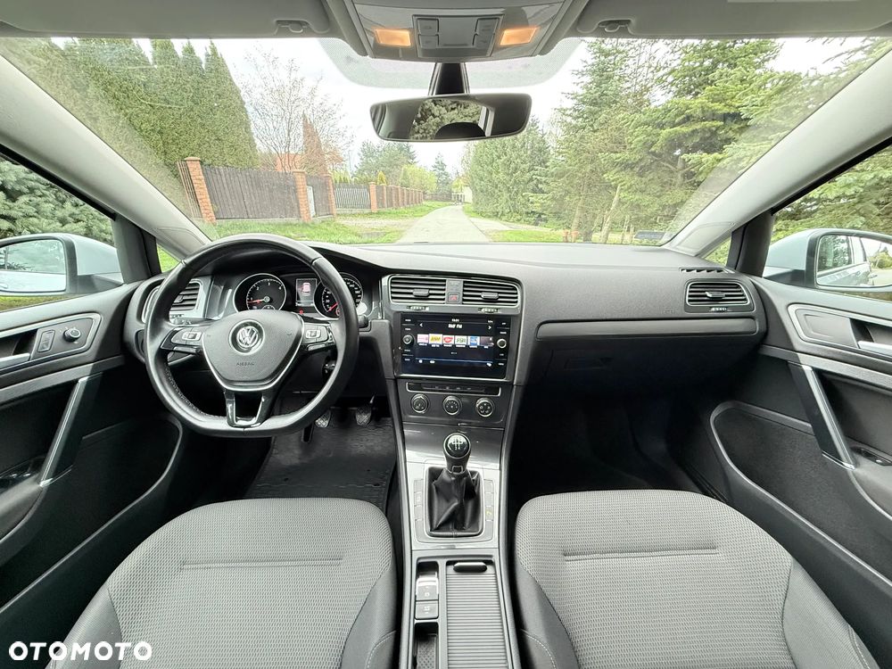 Volkswagen Golf 1.6 TDI BMT Comfortline - 19