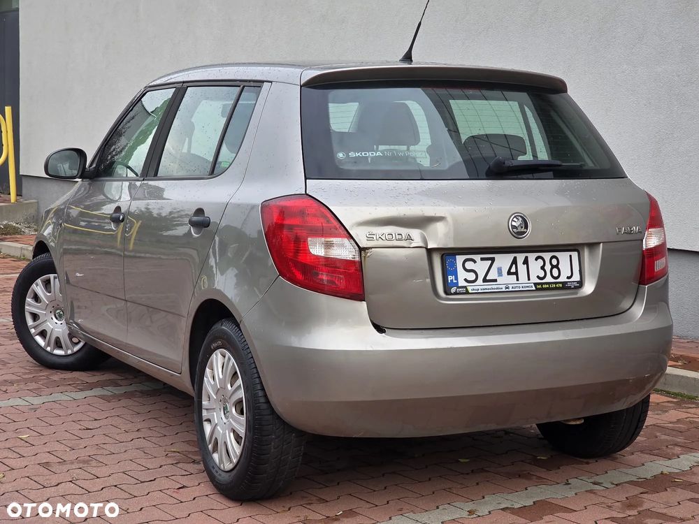 Skoda Fabia 1.4 16V Active Plus - 8