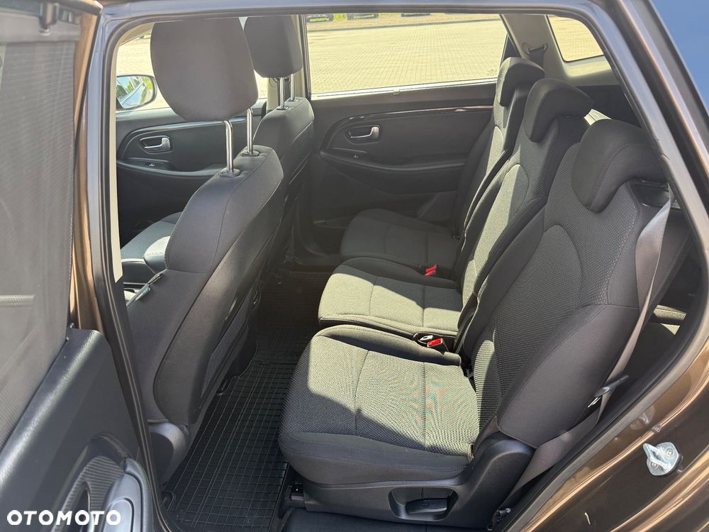 Kia Carens 1.6 GDI Dream-Team Edition - 19