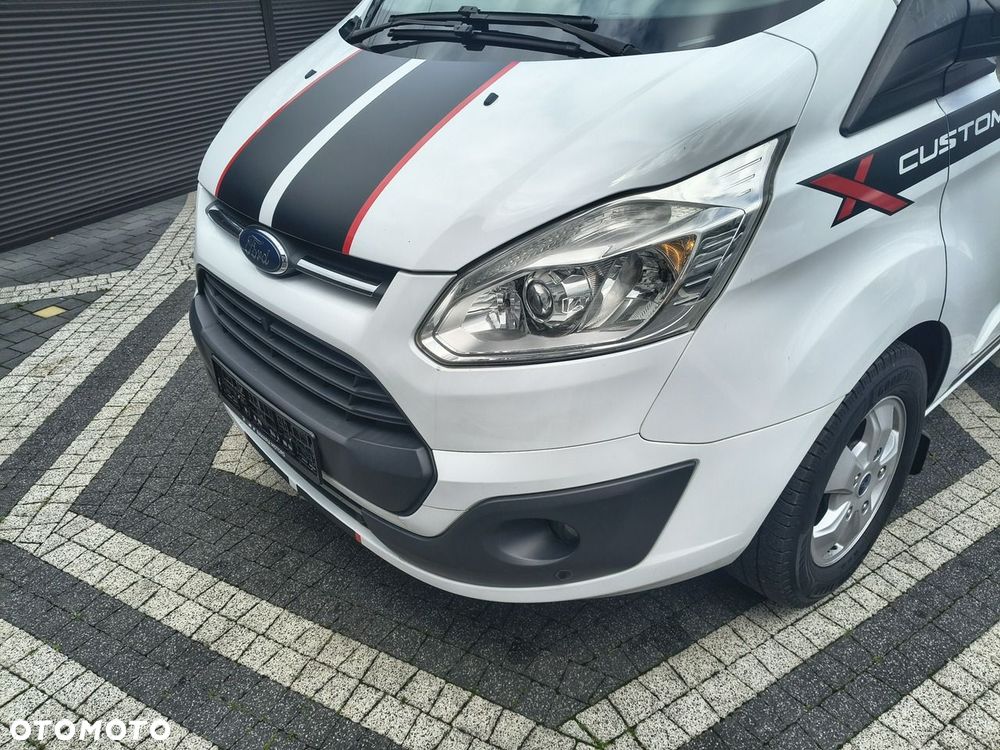 Ford Tourneo Custom - 23