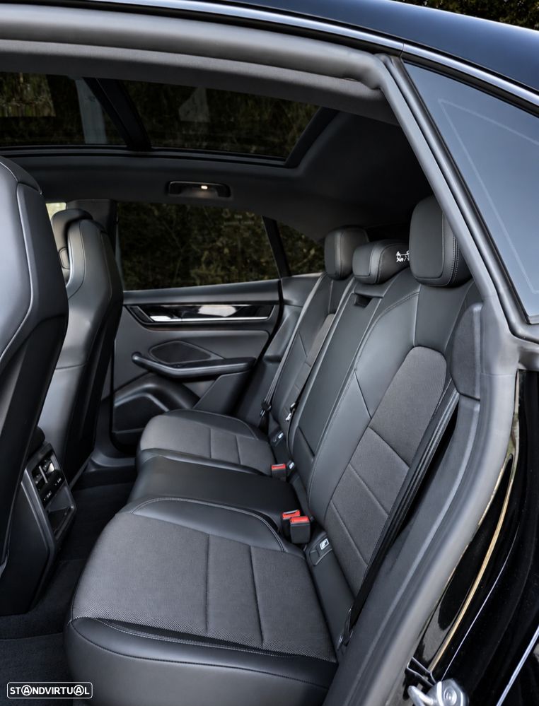 Porsche Macan Electric 4 - 15