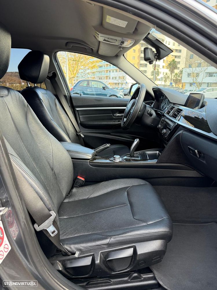 BMW 320 d Auto Line Luxury - 2