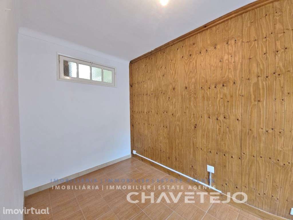 Encantador prédio tradicional de 3 pisos com terraço para venda em ... - Grande imagem: 4/32