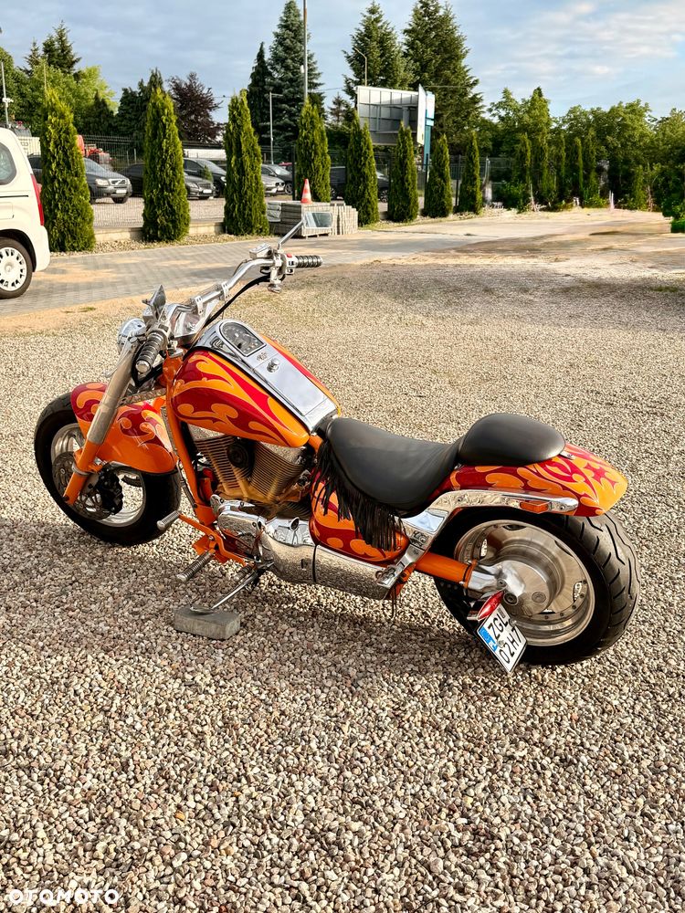 Suzuki Intruder - 23