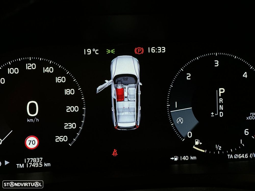 Volvo V60 2.0 D3 Momentum Geartronic - 12