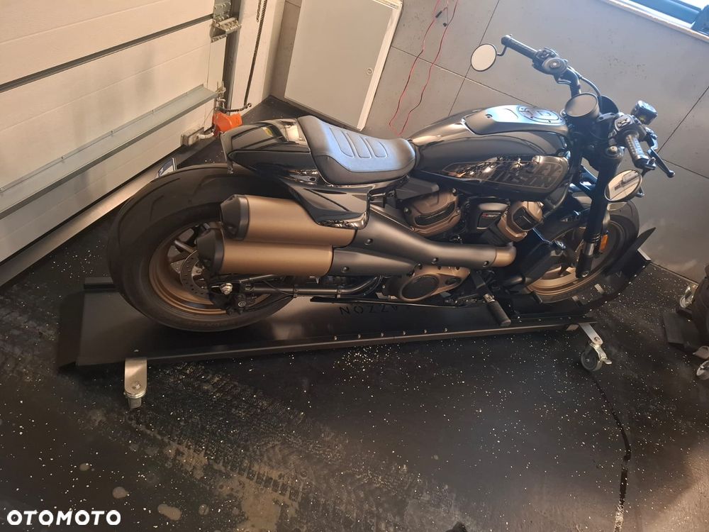 Harley-Davidson Sportster - 1