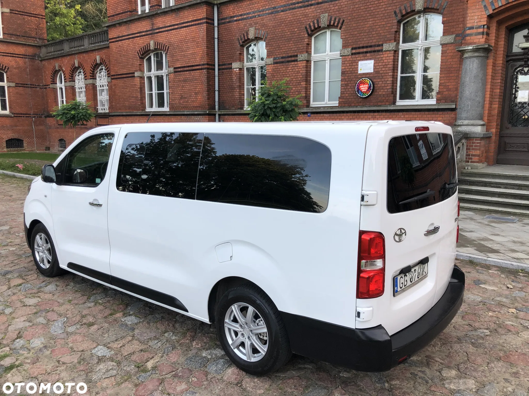 Toyota ProAce Kombi 2.0 D-4D Long 2,8t - 3