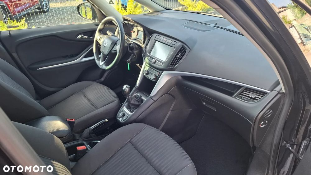 Opel Zafira - 18