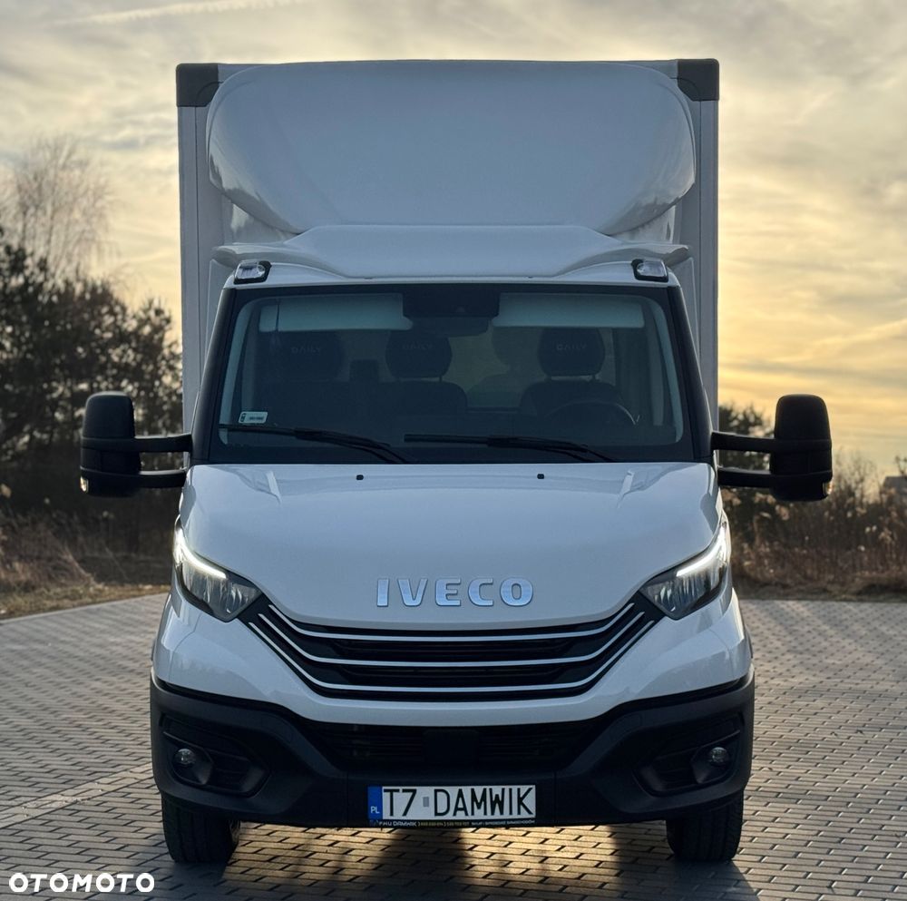 Iveco Daily 2022r‼️35S18‼️ 3.0 HI-MATIC Kontener 9 Palet Niski przebieg ‼️TEMPOMAT Aktywny Full LED Salon Polska Poduszki Pneumatyczne 4.50x2.20x2.20 z tyłu drzwi NAVI 3.5T Bogata Wersja Lekka zabudowa - 6