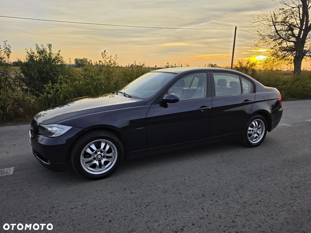 BMW Seria 3 318i - 5