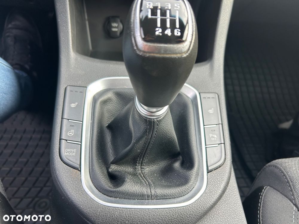 Hyundai i30 1.5 T-GDI 48V Smart - 13
