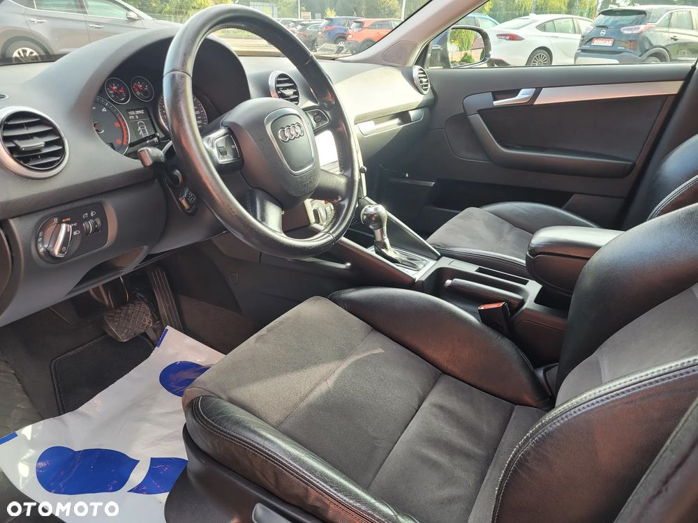 Audi A3 2.0 TDI DPF Ambiente S tronic - 14