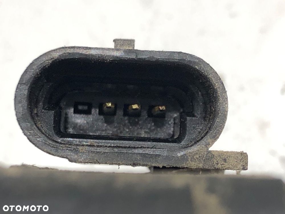 ZAMEK DRZWI PRAWY PRZÓD  ISUZU RODEO samochód terenowy zamknięty 1997 - 2004 3.2 V6 151 kW [205 - 3