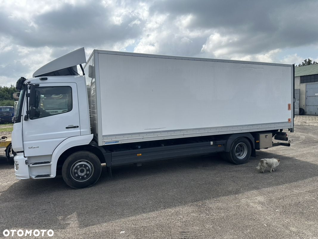 Mercedes-Benz ATEGO 1224L Kontener + Winda 6.7m ACC 16 Palet boczne drzwi6 - 33