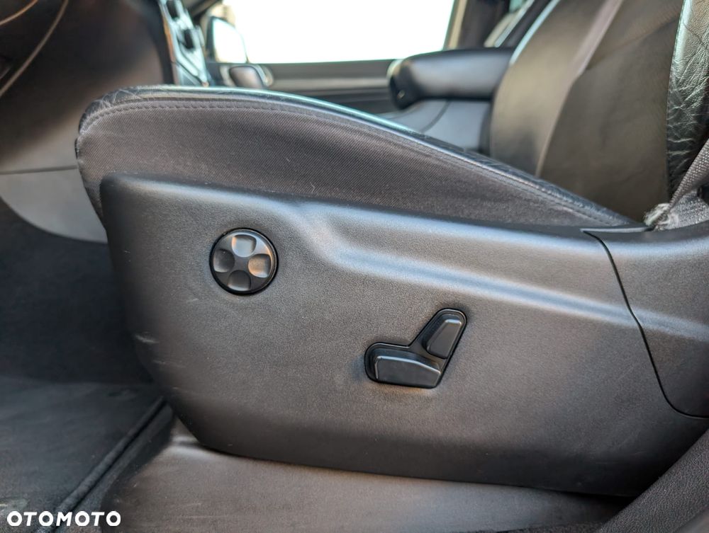 Jeep Grand Cherokee - 22