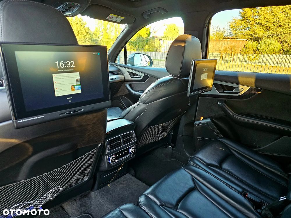 Audi SQ7 - 7