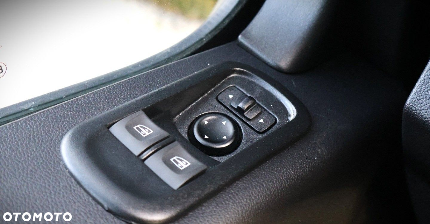 Nissan NV400 - 17