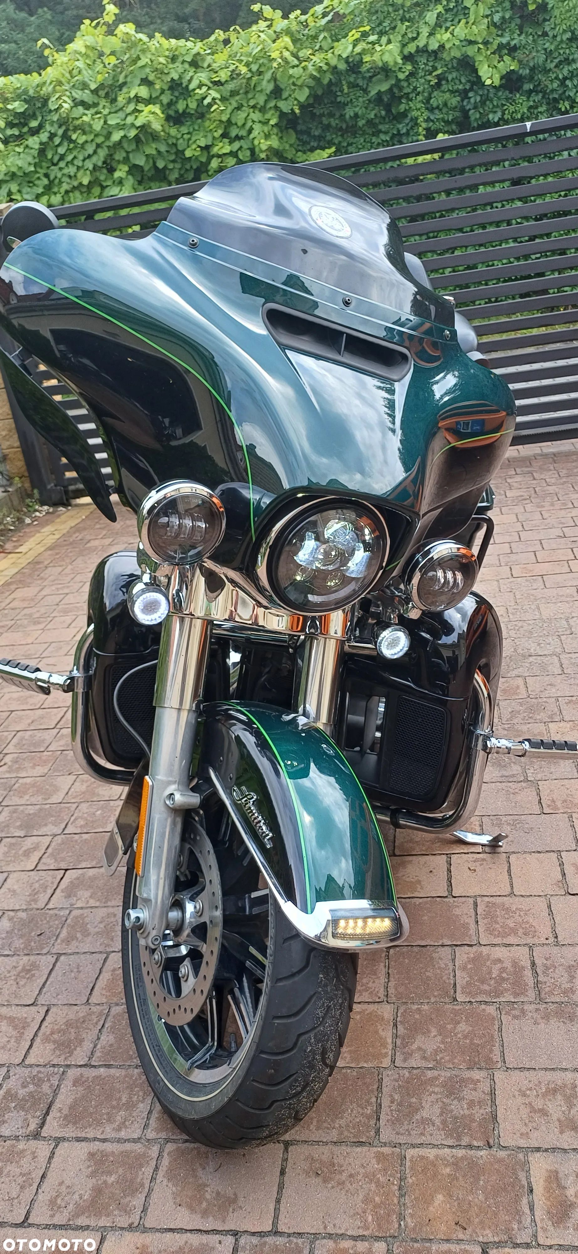 Harley-Davidson FLHTCU Ultra - 1