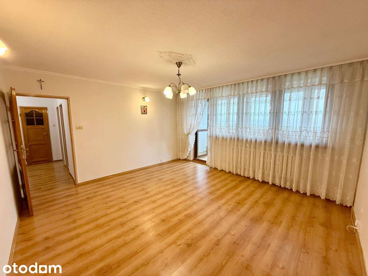 3 pokojowe mieszkanie z oddzielną kuchnią przy Galerii Północnej, 61m2