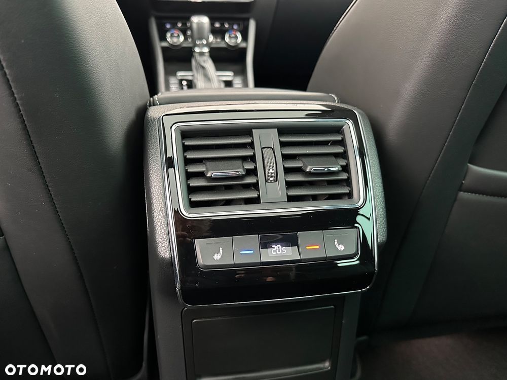 Skoda Superb 2.0 TDI SCR Sportline DSG - 32