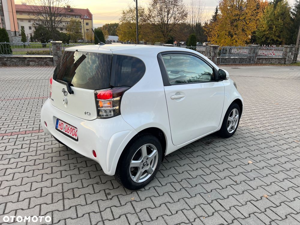 Toyota iQ 1.0 Sol EU5 - 36