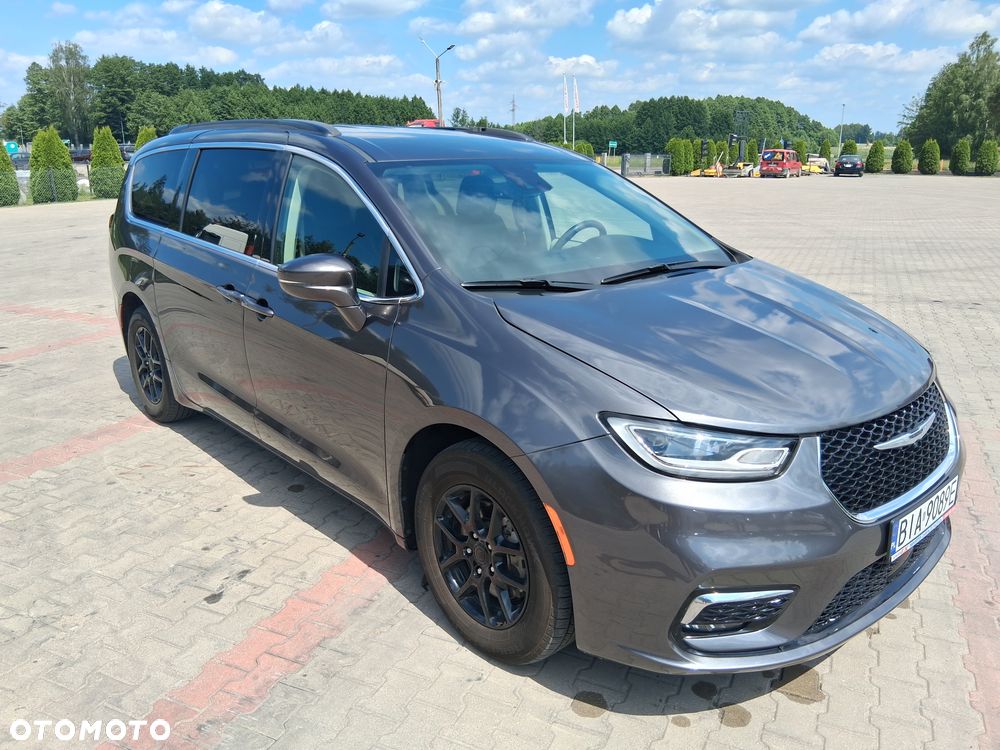 Chrysler Pacifica - 1