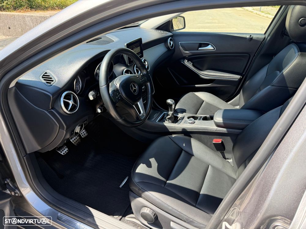 Mercedes-Benz GLA 180 d AMG Line - 9