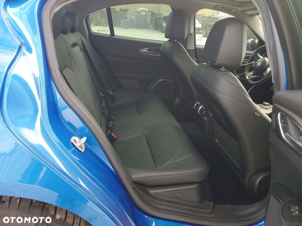 Alfa Romeo Giulia 2.0 Turbo TI Q4 - 9