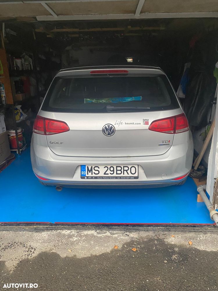 Volkswagen Golf - 2