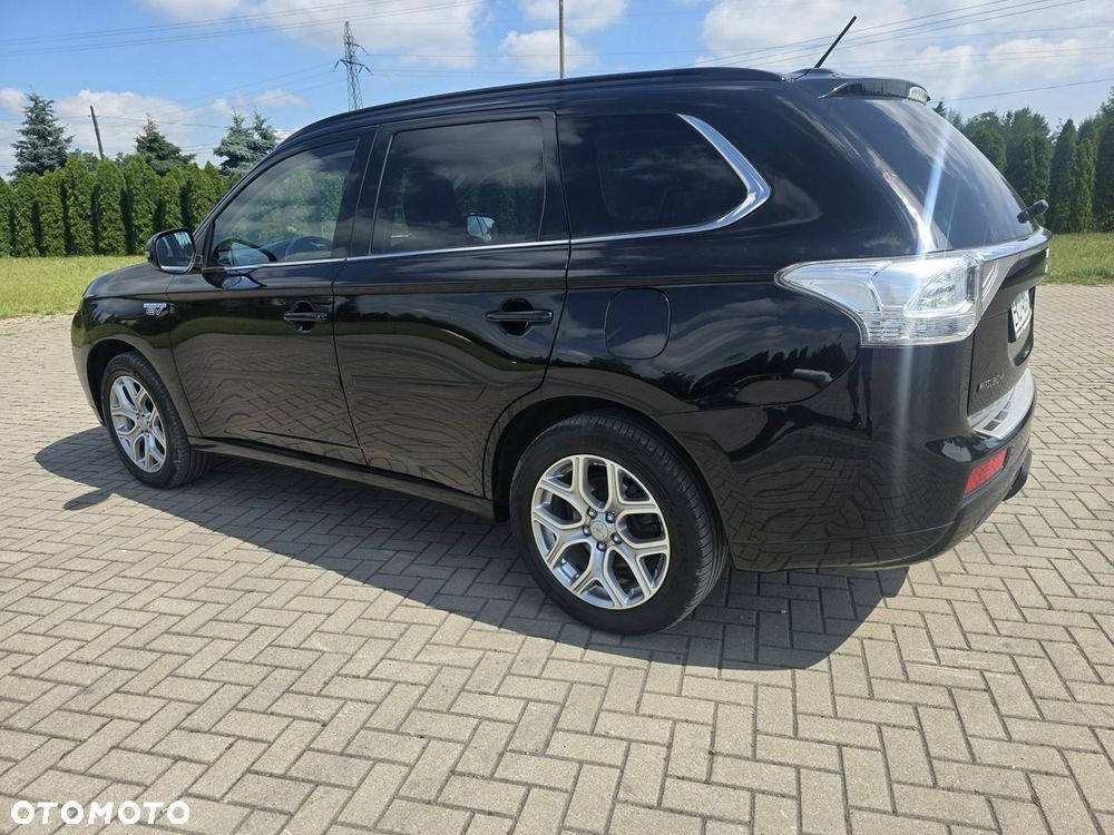 Mitsubishi Outlander - 13