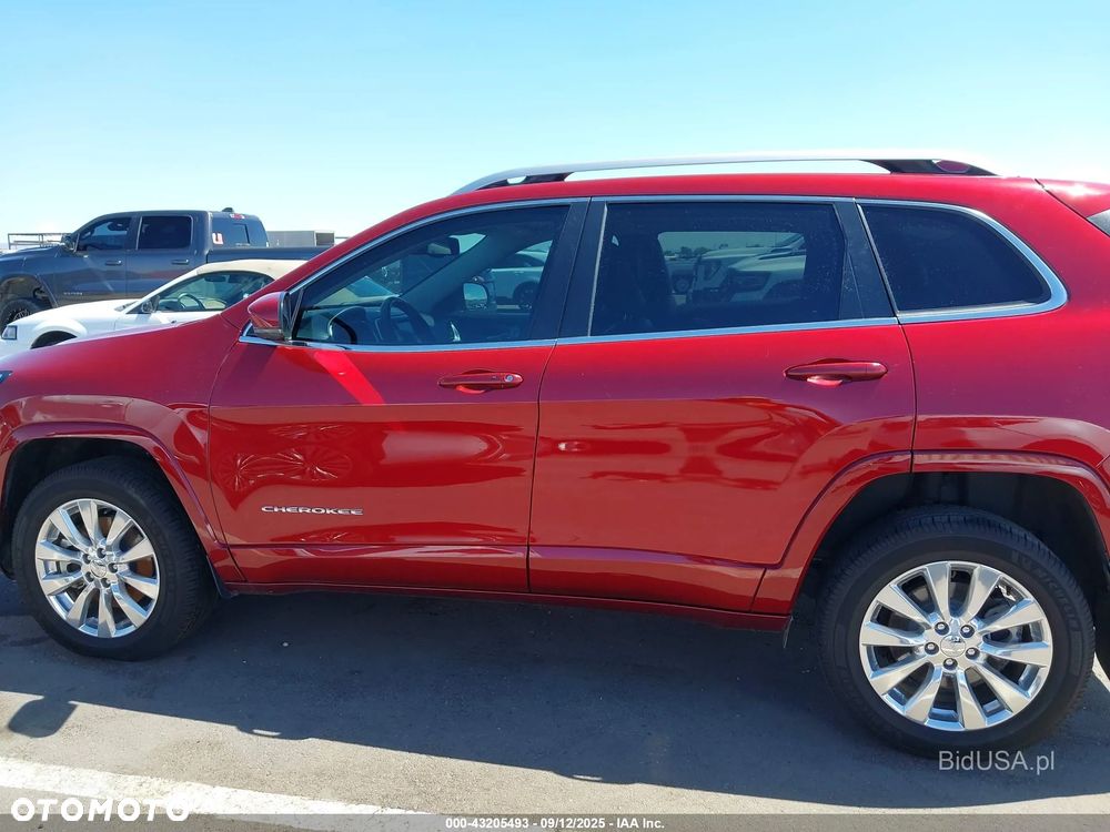Jeep Cherokee - 10