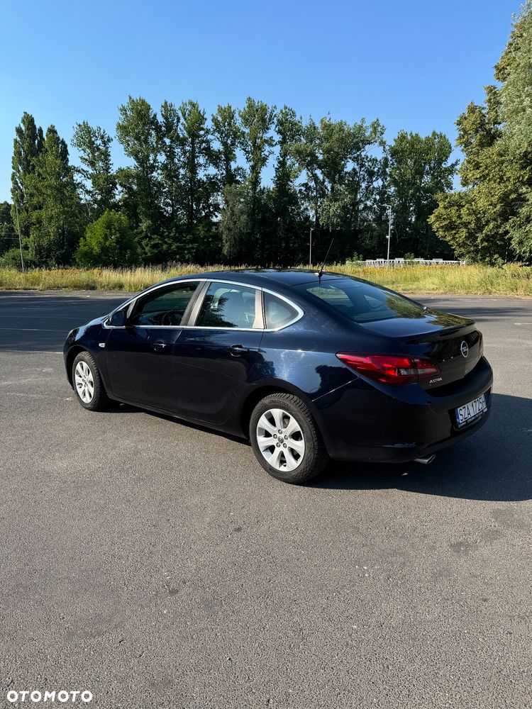 Opel Astra 1.4 T Active - 4