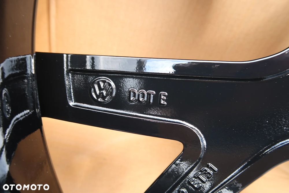 Oryginalne felgi VW touareg R-Line 22'' - 13