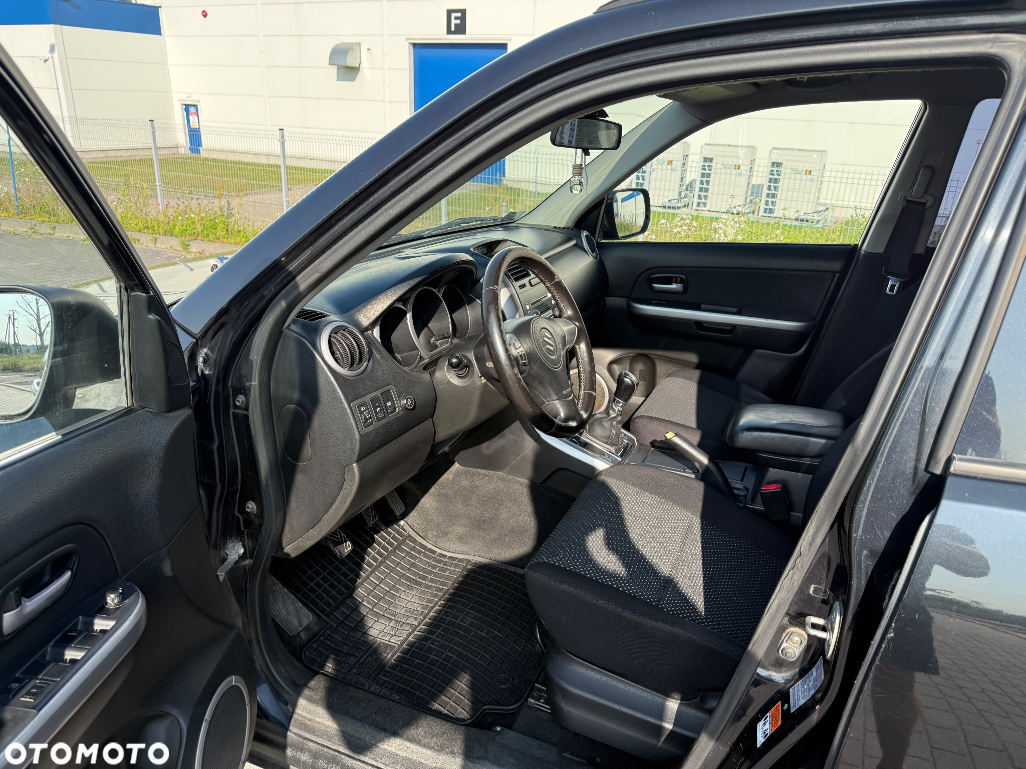 Suzuki Grand Vitara 2.0 - 14
