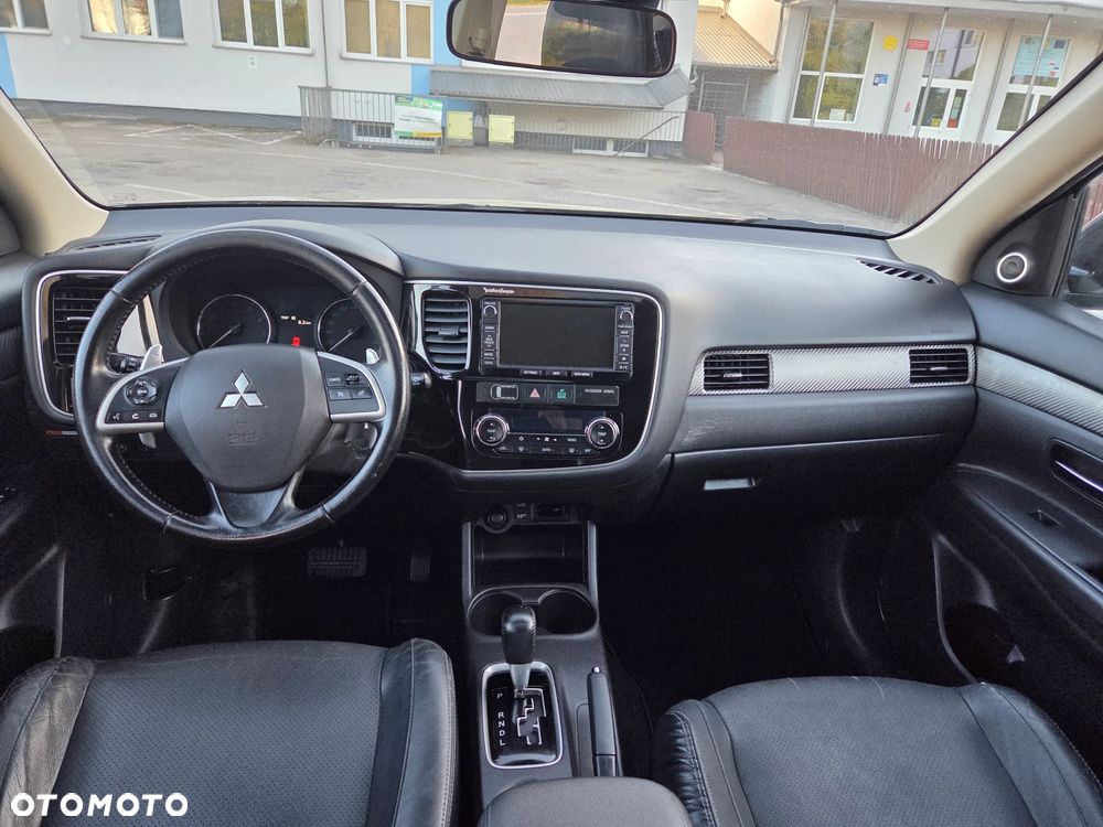 Mitsubishi Outlander 2.0 Intense + - 17