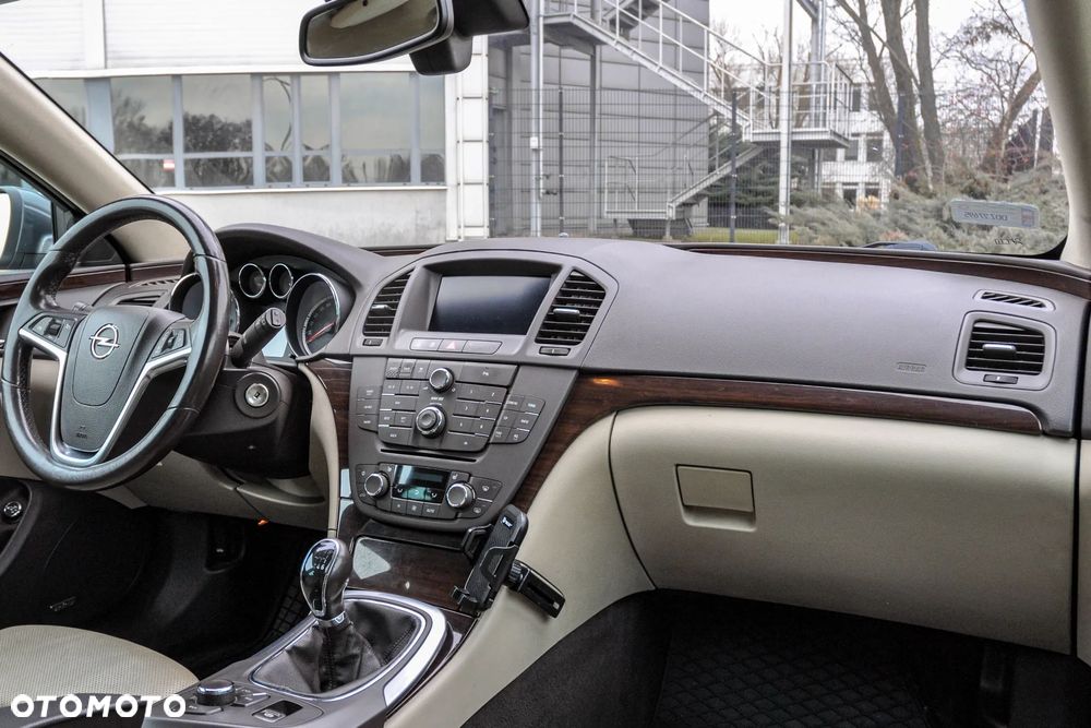 Opel Insignia - 10