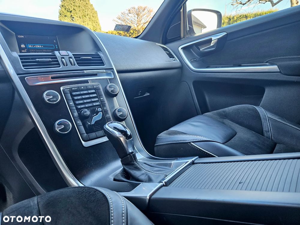 Volvo XC 60 D3 Geartronic RDesign - 26