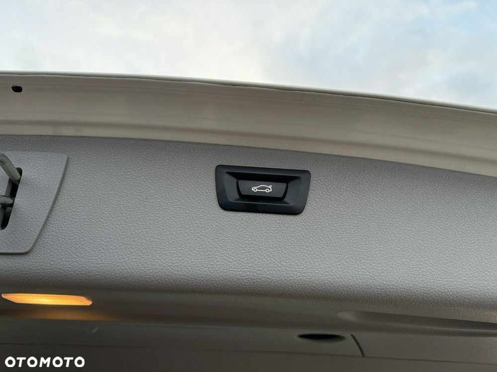 BMW Seria 3 318i GPF - 28