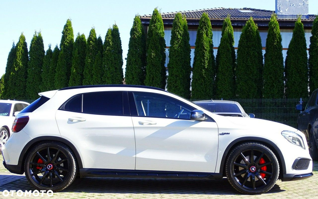 Mercedes-Benz GLA - 8