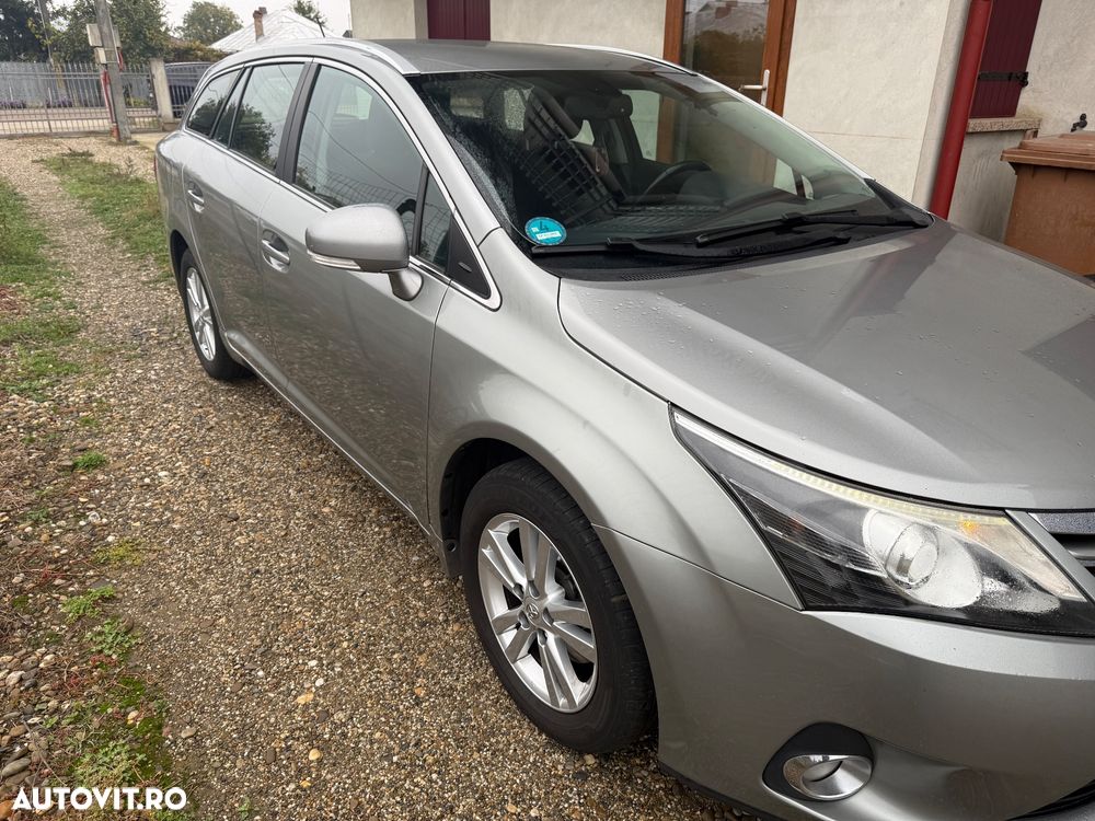 Toyota Avensis 2012 photo 3