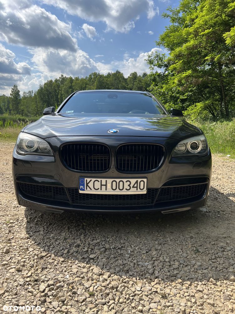 BMW Seria 7 750i L xDrive - 8