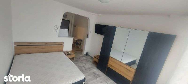 Vand camera de camin in fata liceului de Chimie - Imagine principală: 3/5