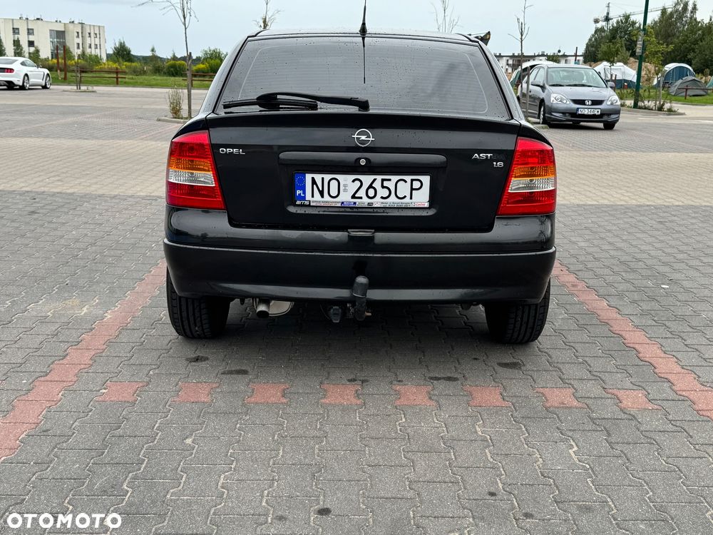 Opel Astra 1.6 - 5