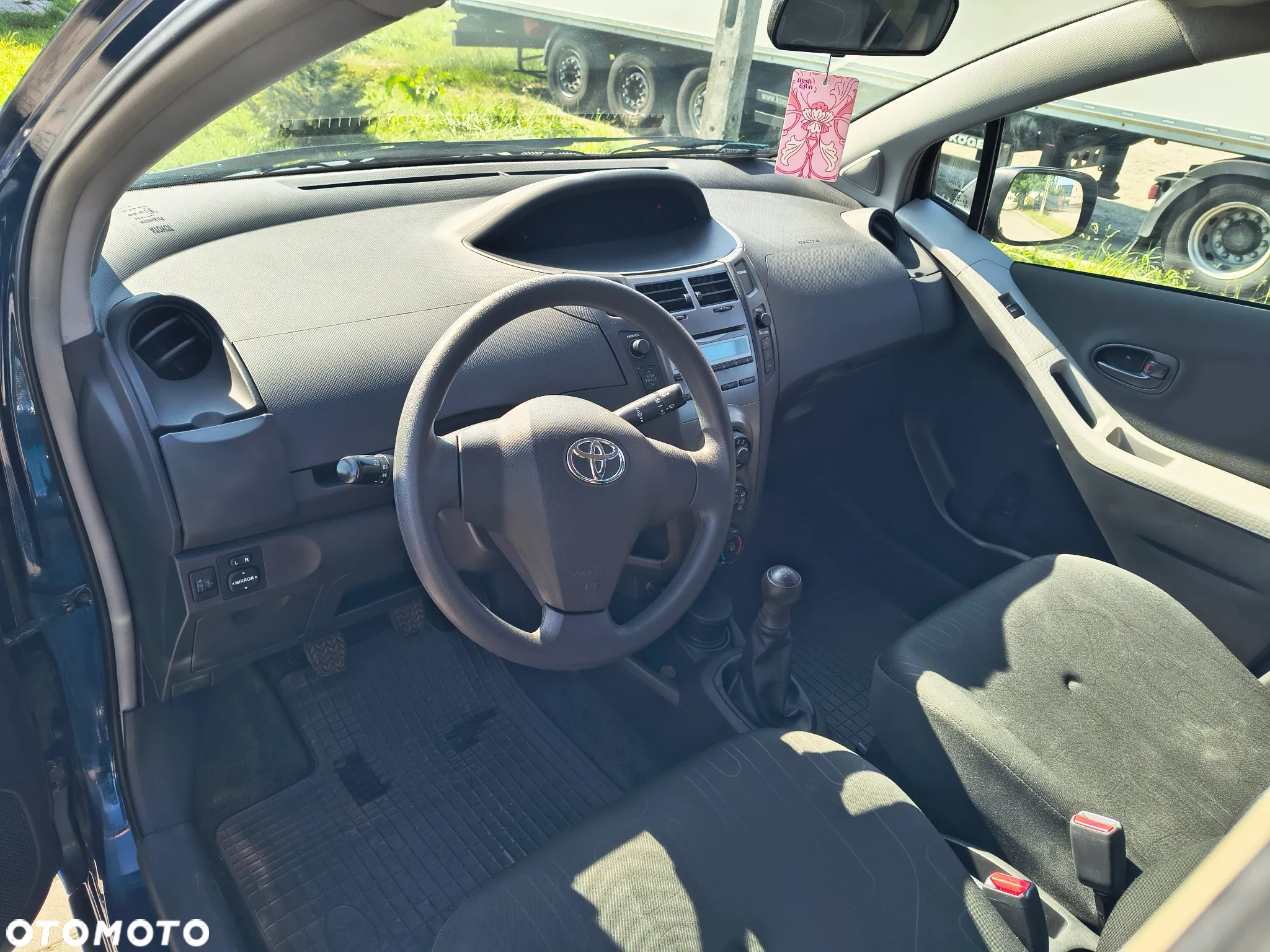 Toyota Yaris 1.0 Luna A/C - 3